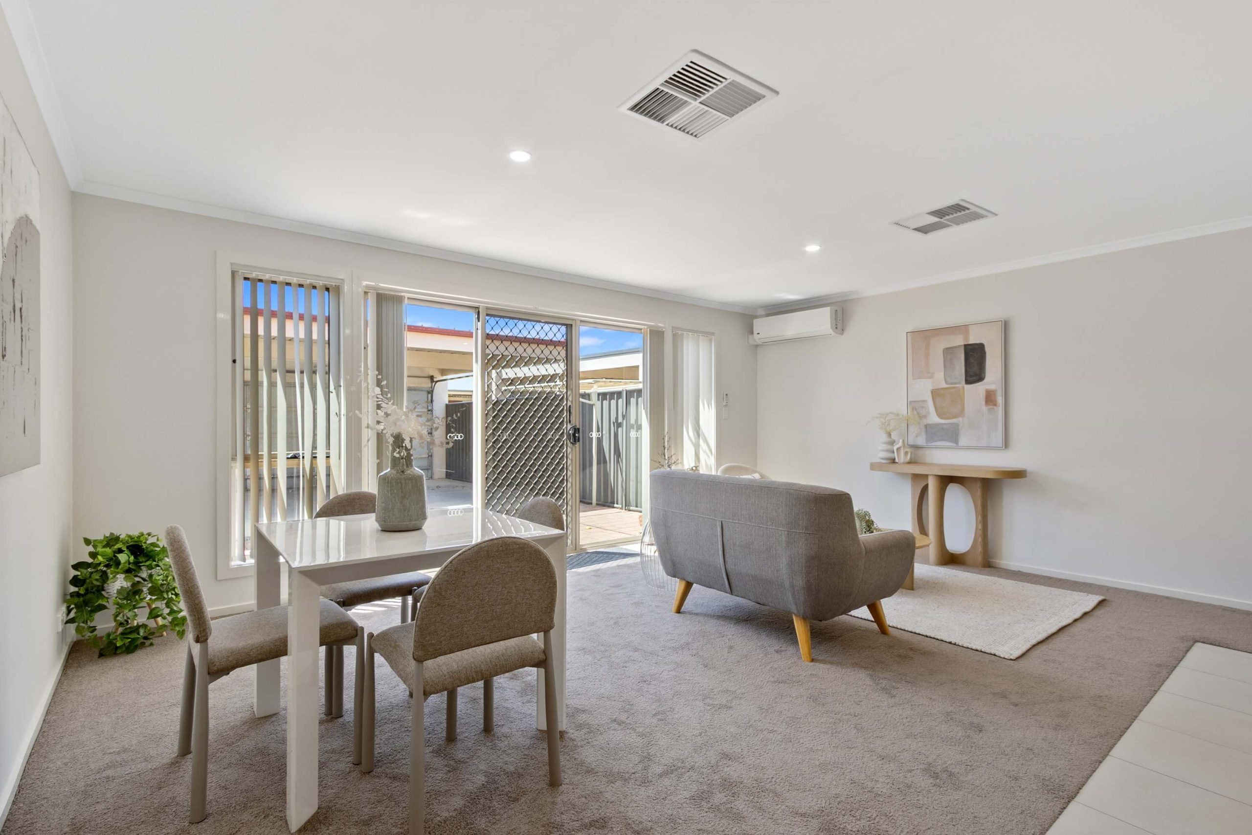 7 Family Dining scaled