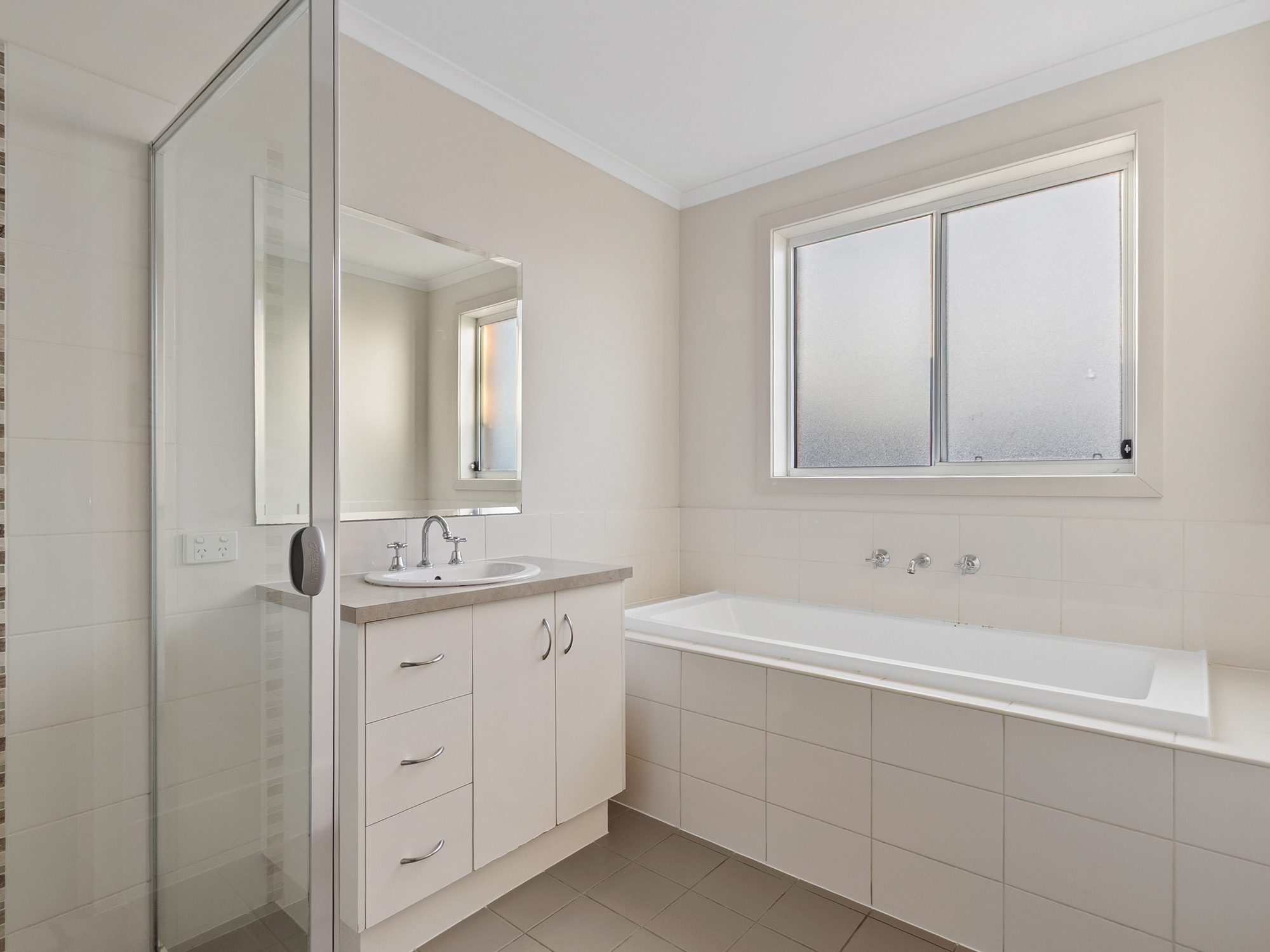 015 Open2view ID1007677 3 Semillon Crescent Andrews Farm