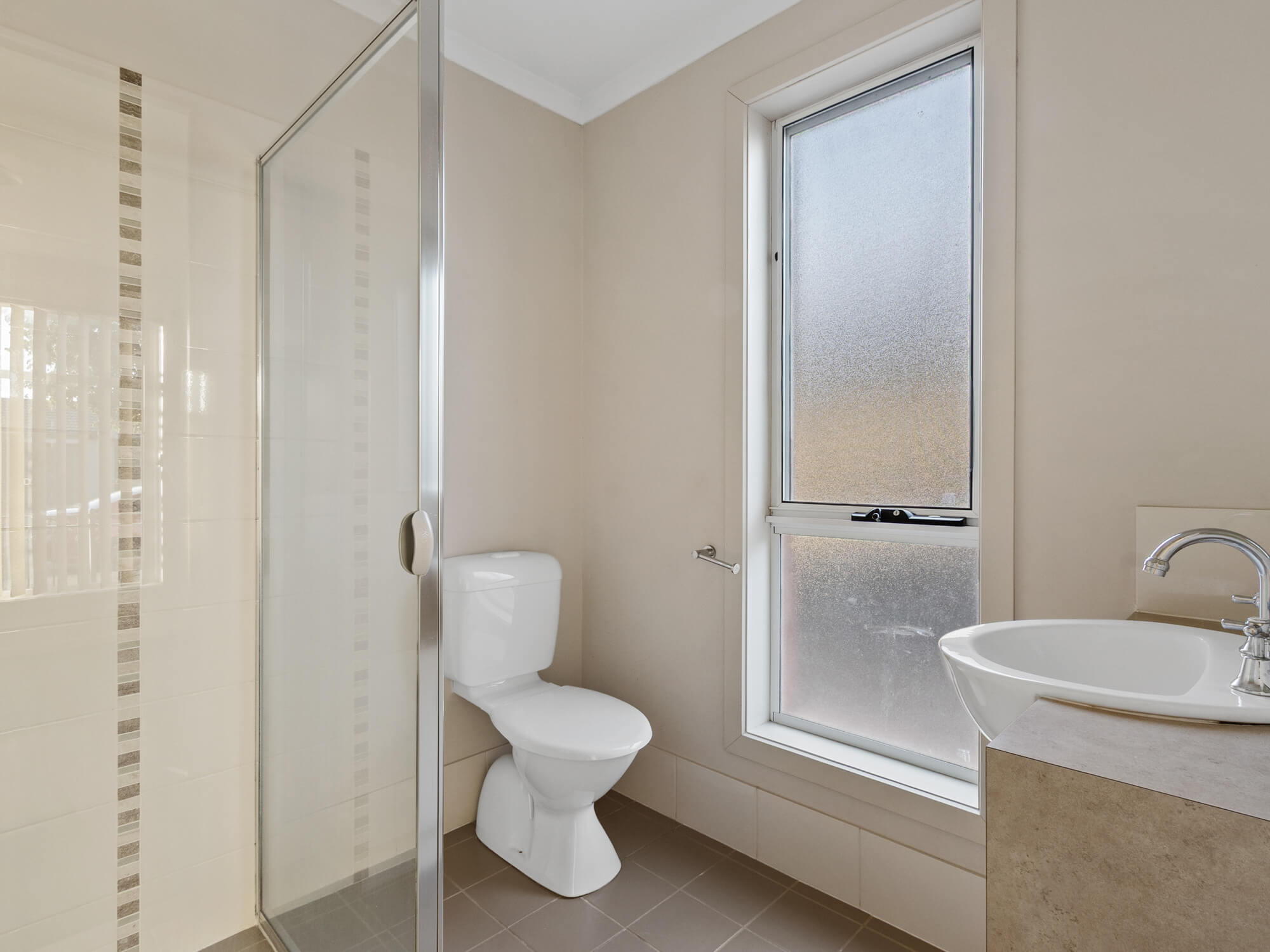 3 Ensuite 2