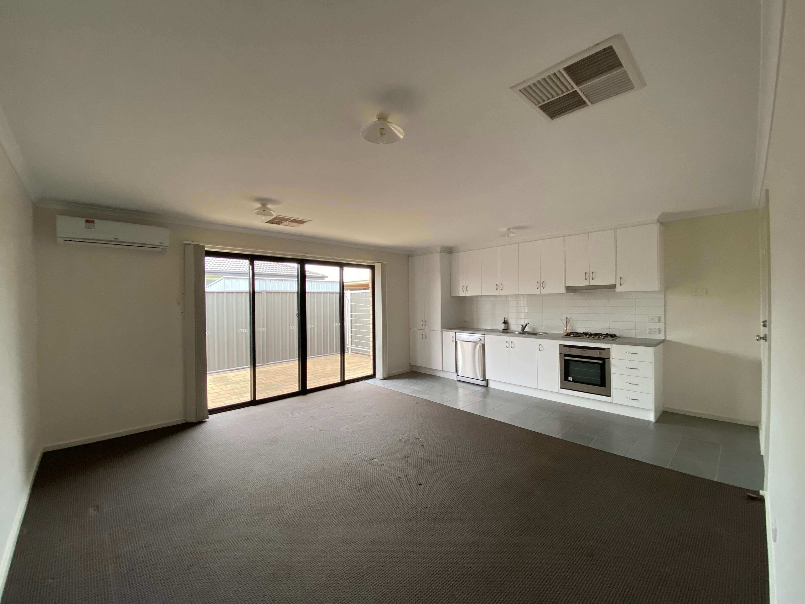 3 Kitchen Dining scaled