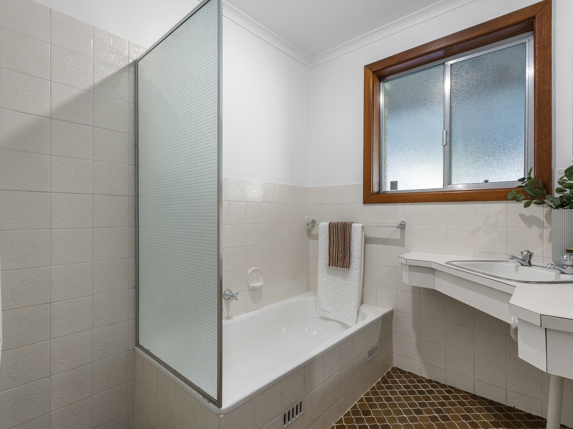 10 Bathroom