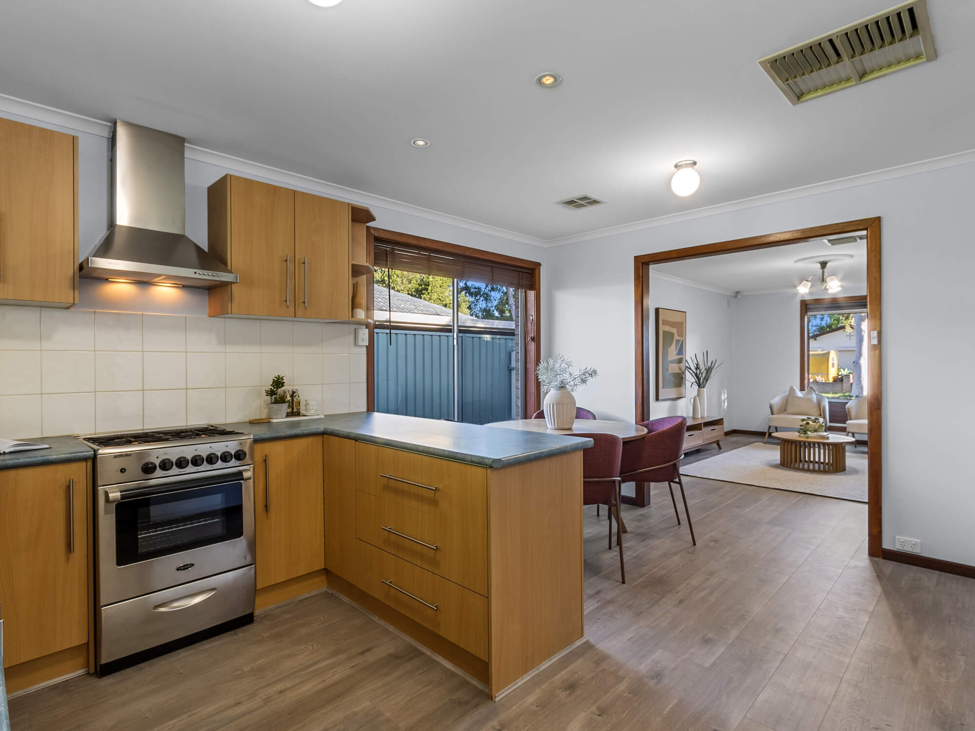 6 Kitchen