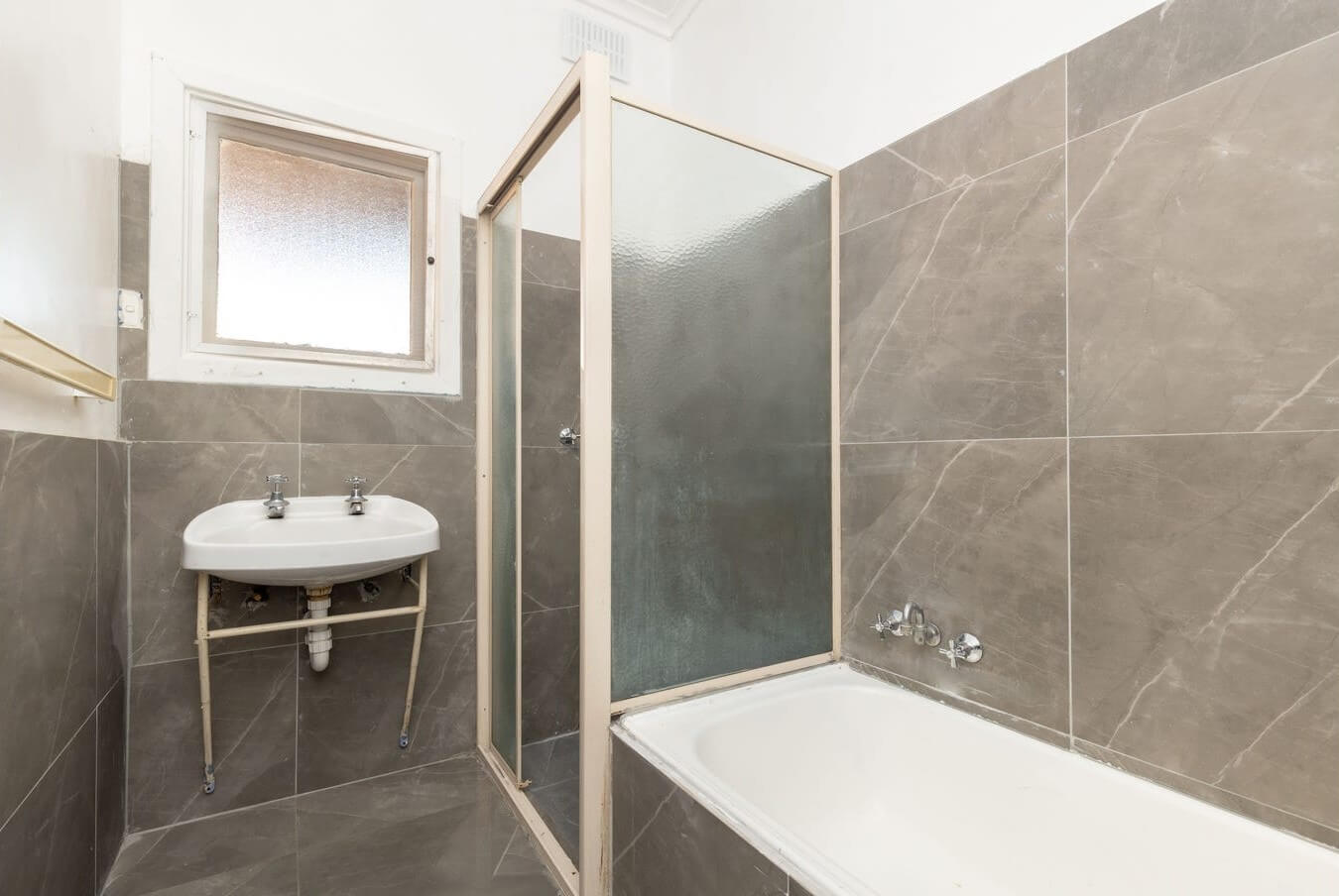 10 Bathroom 1