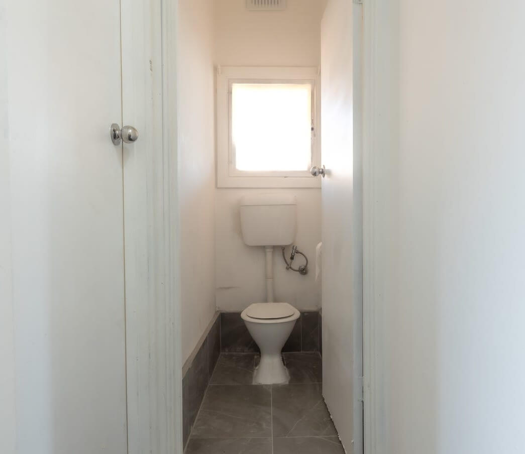 14 Toilet