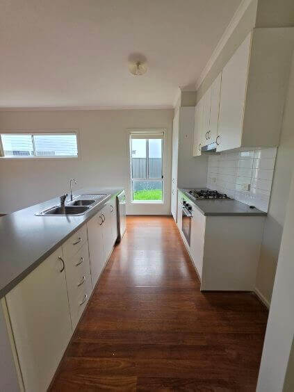 4 Kitchen 2