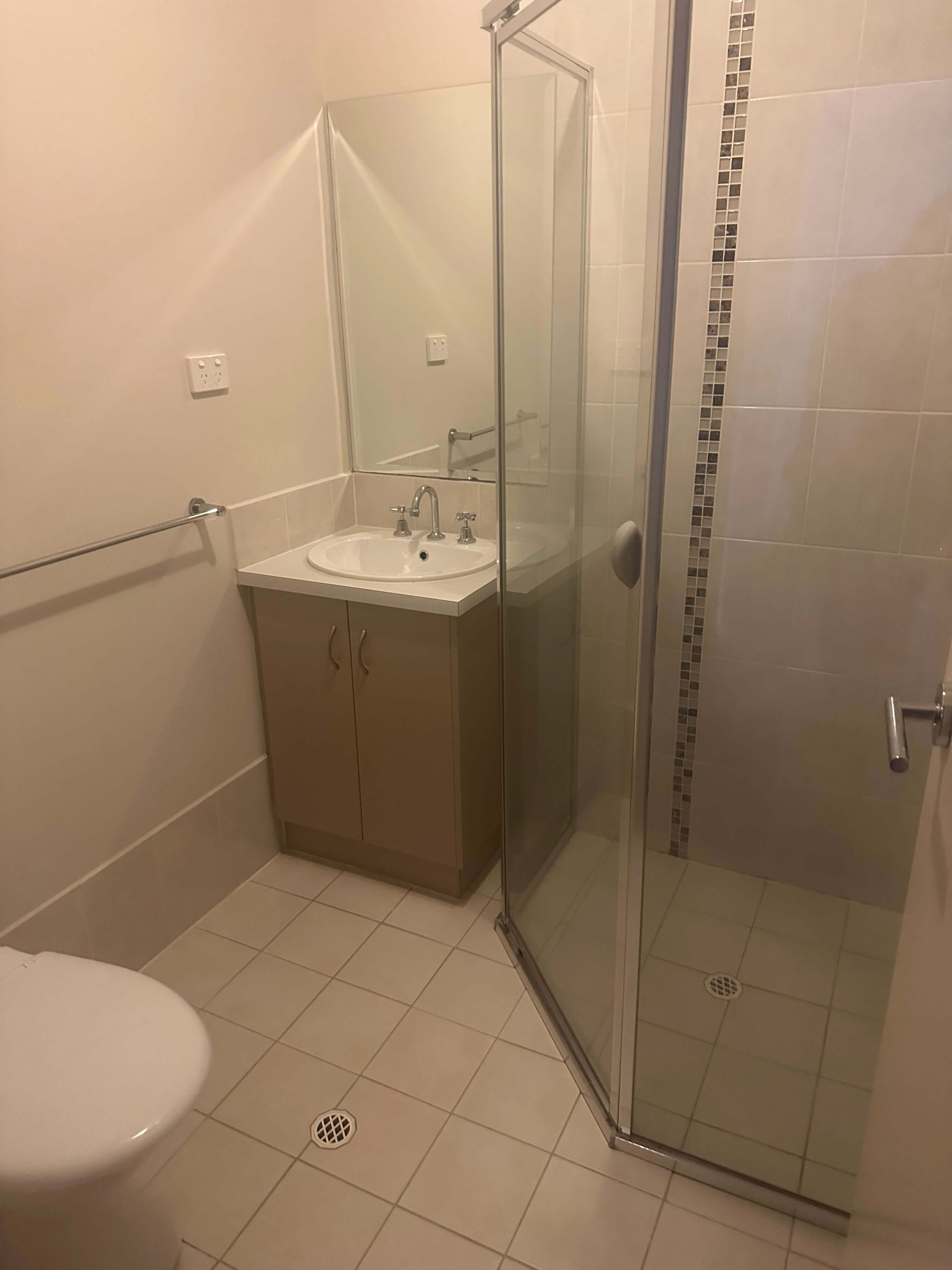 5 Ensuite scaled