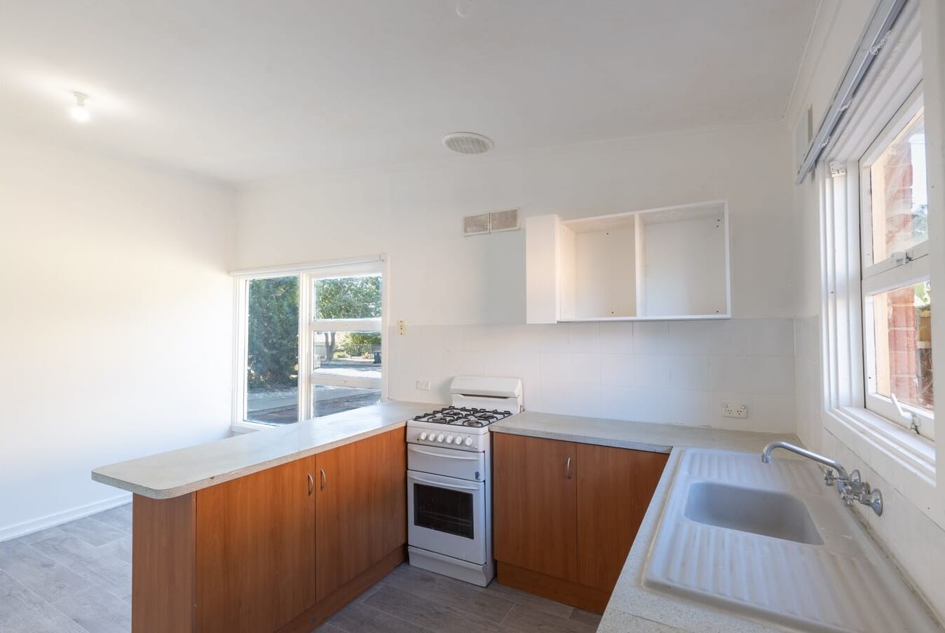 5 Kitchen 1