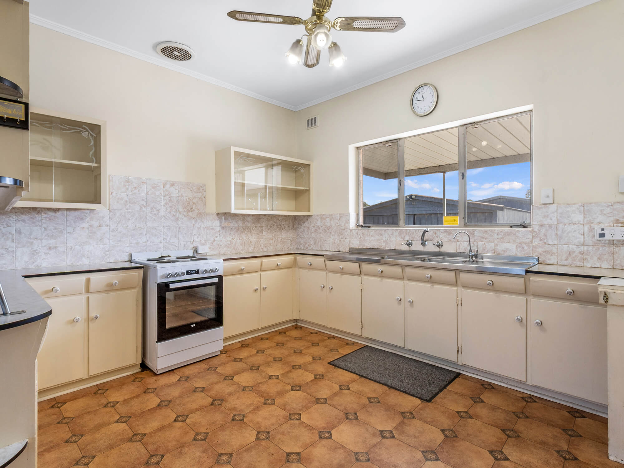 5 Kitchen 3