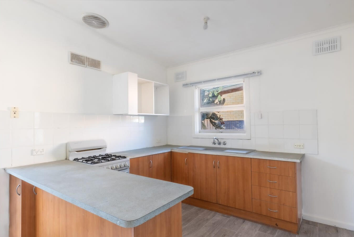 6 Kitchen
