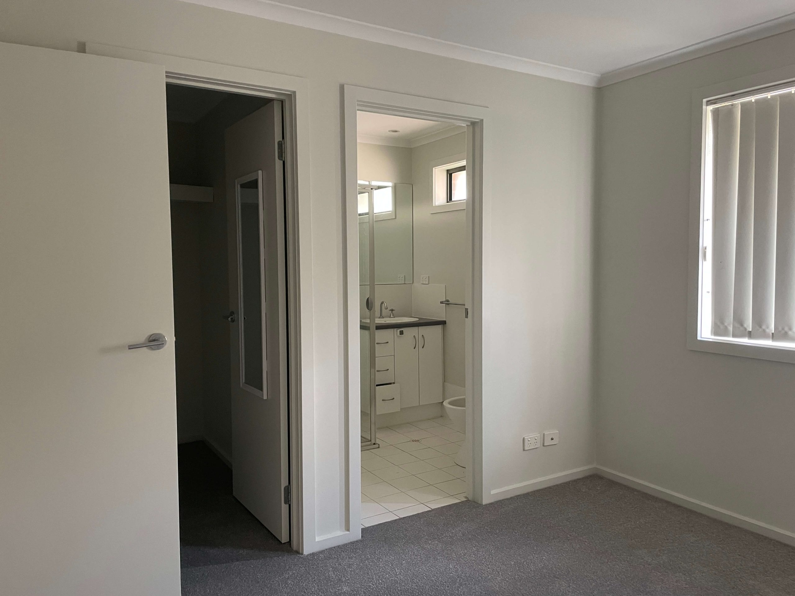 3 Ensuite scaled