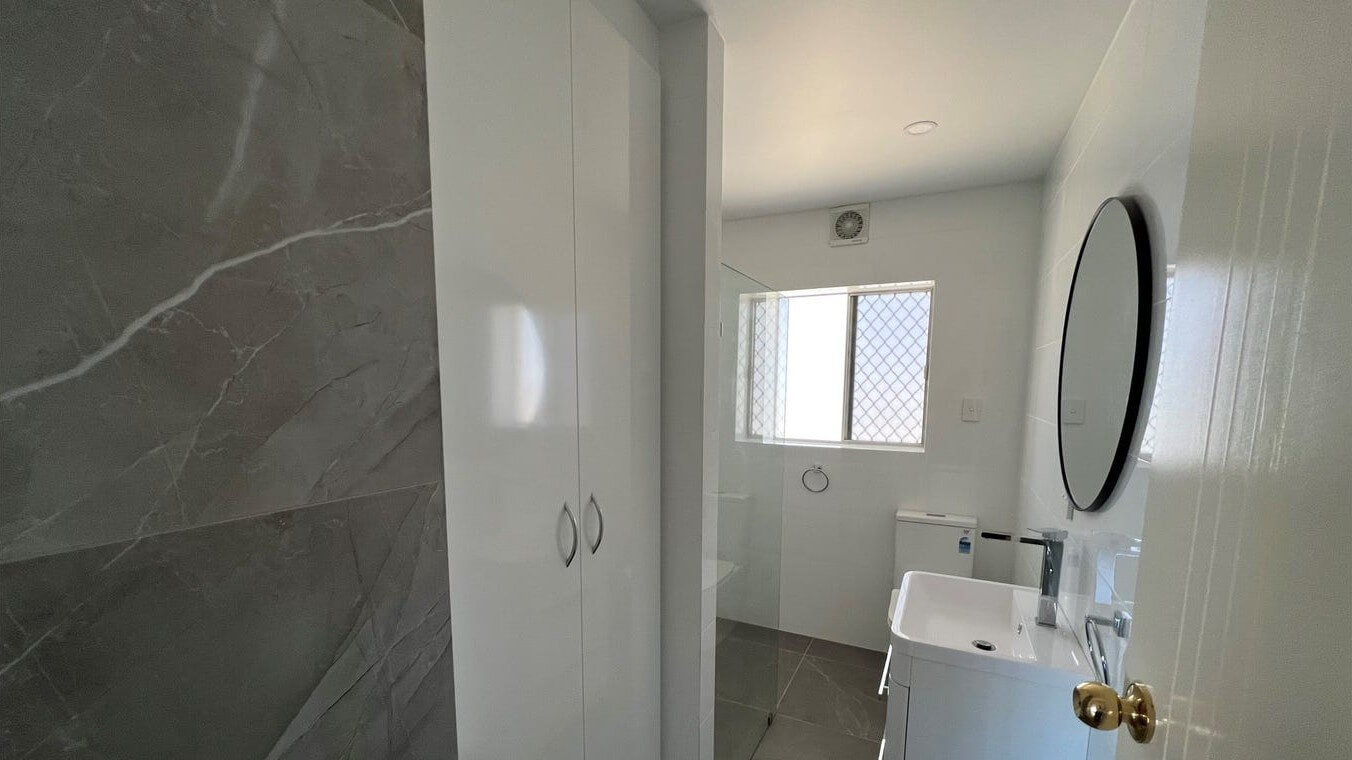 6 Bath