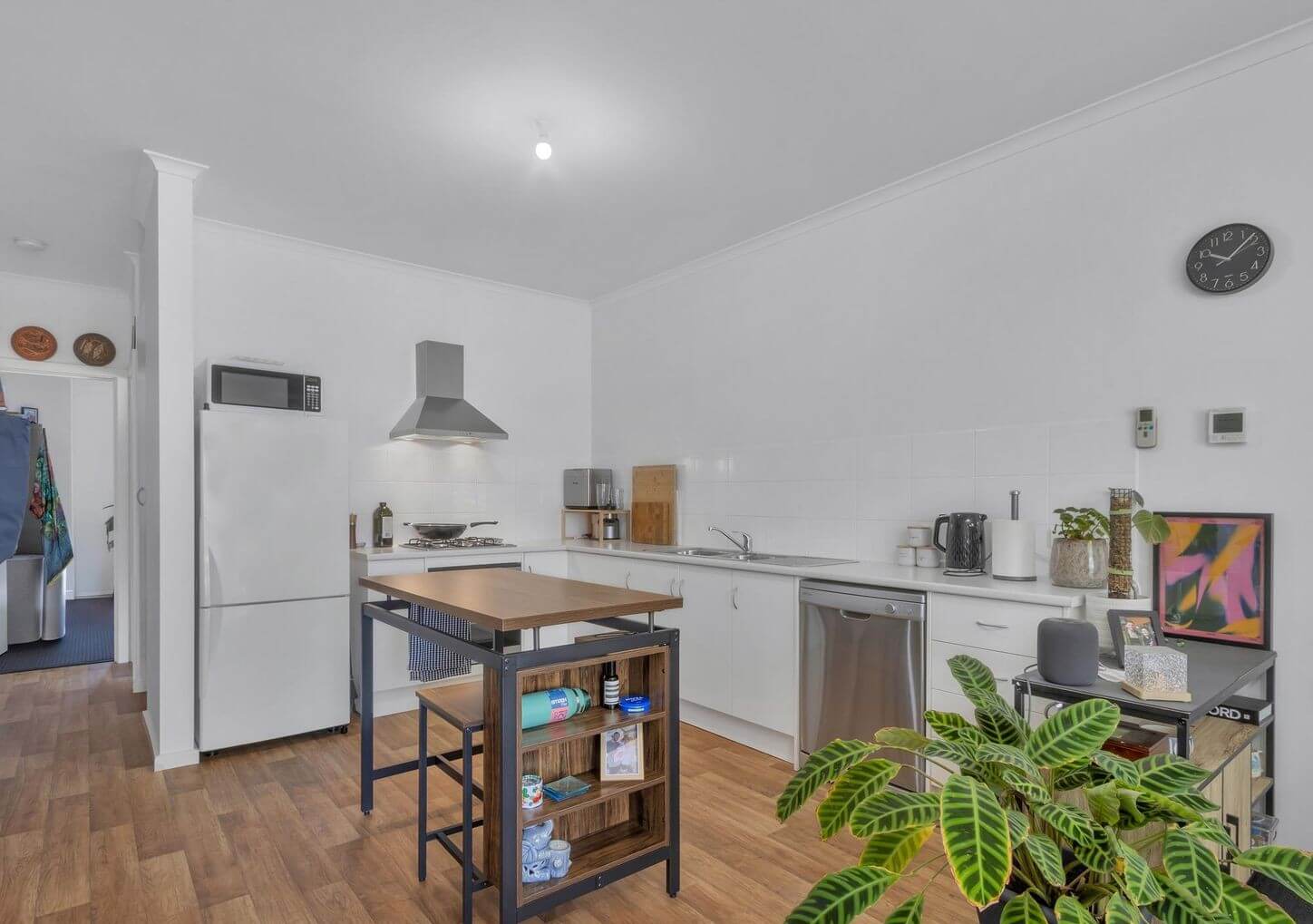 6 Kitchen