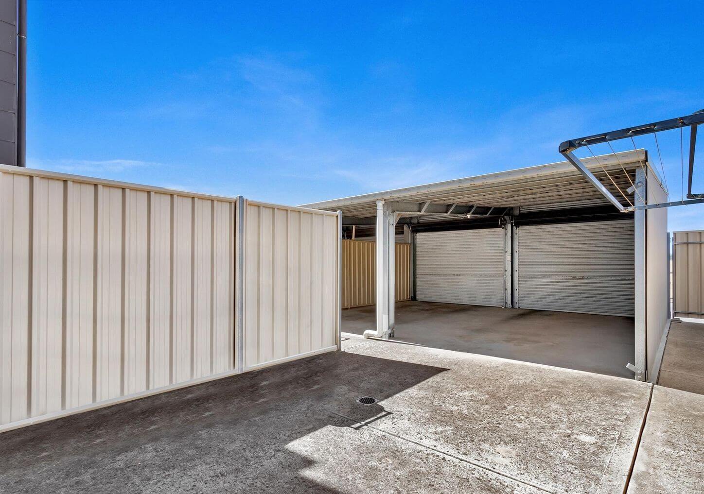 9 Carport