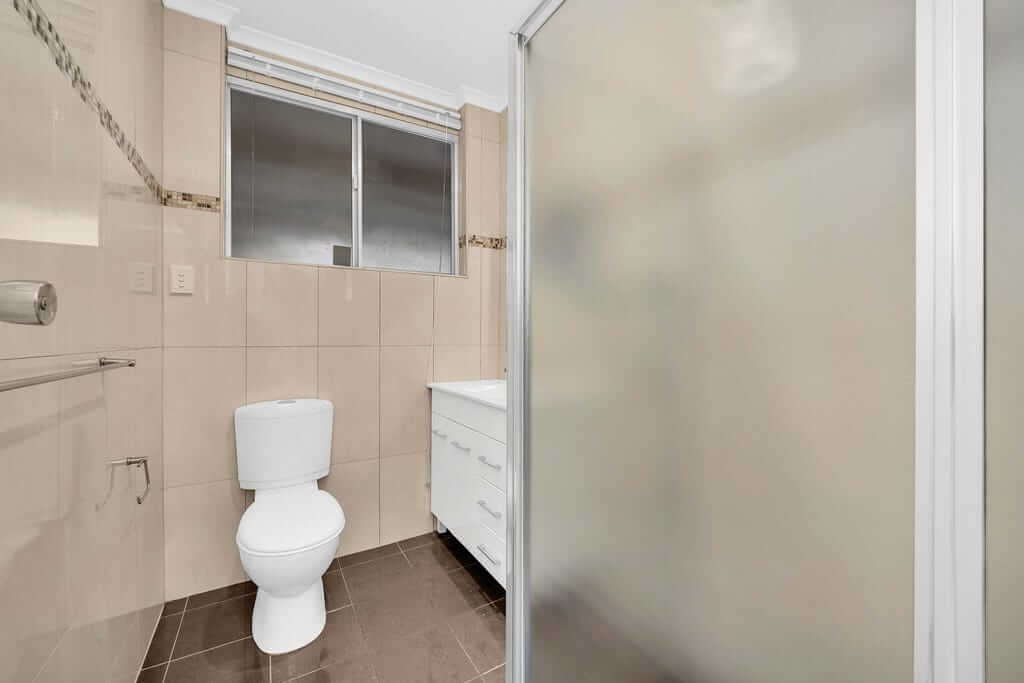 12 Bathroom