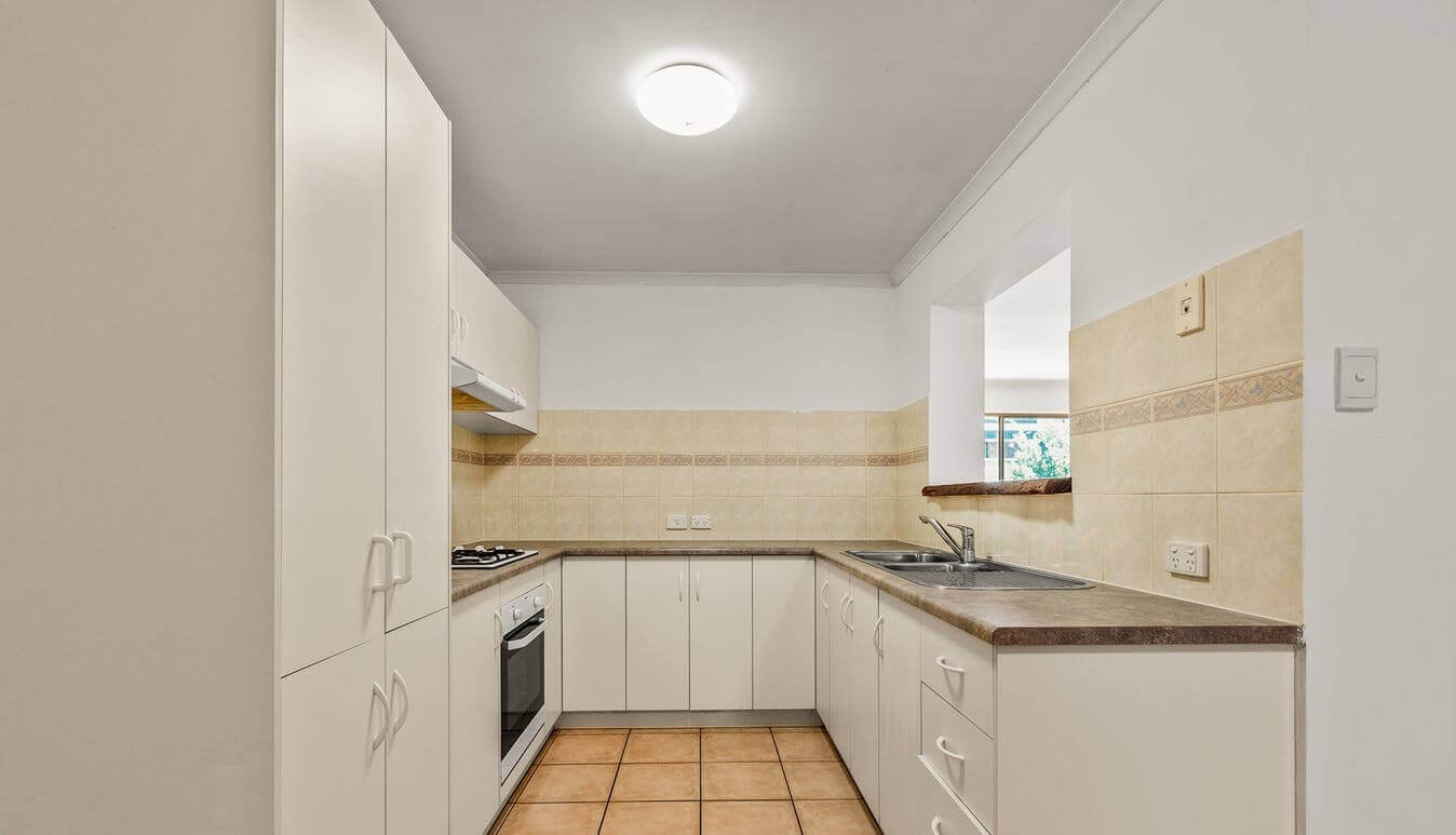 12 Kitchen