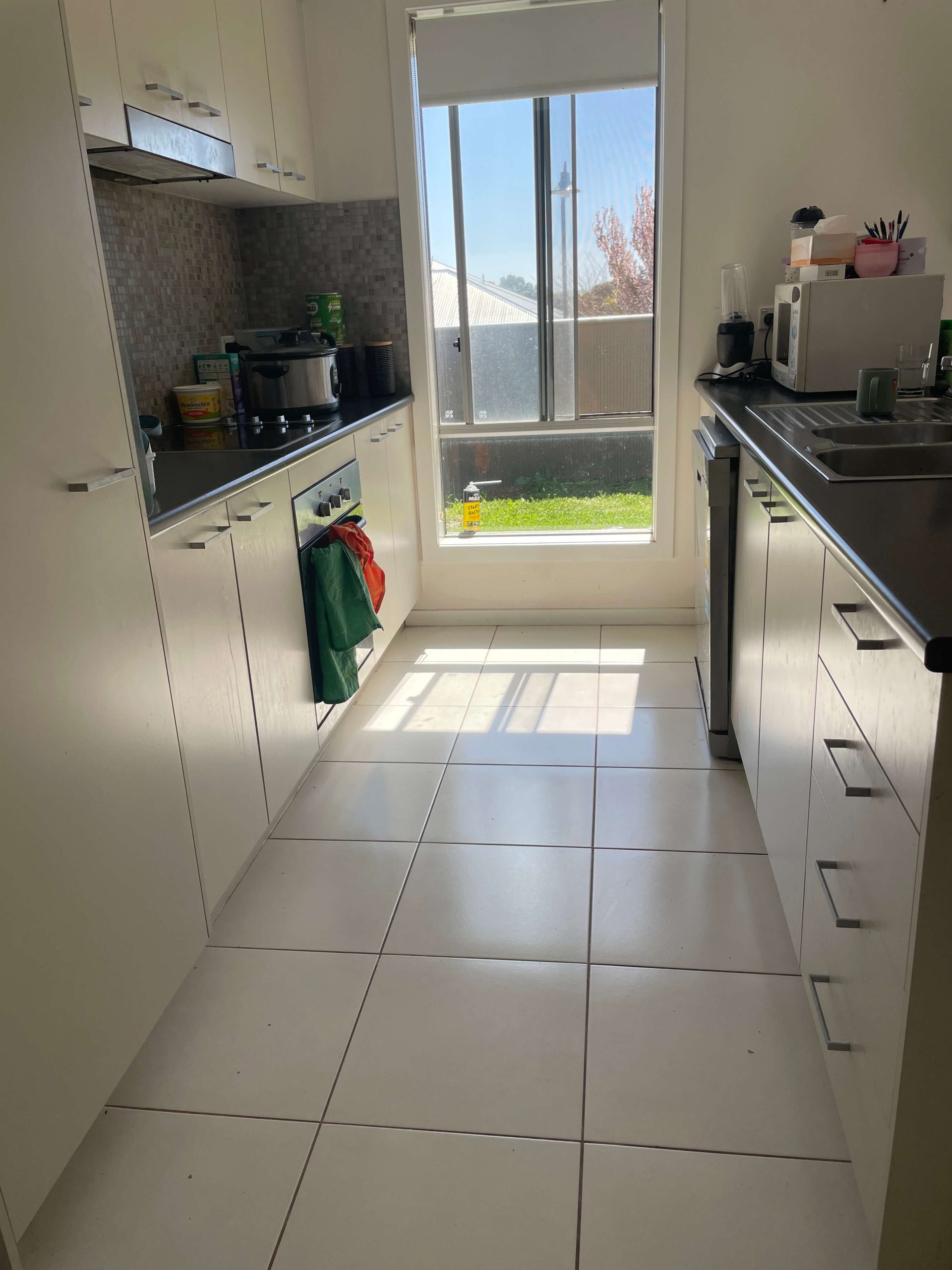5 Kitchen 3 scaled