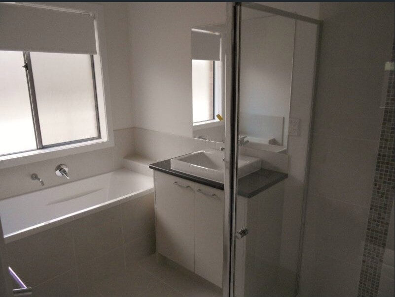 6 Bathroom 1
