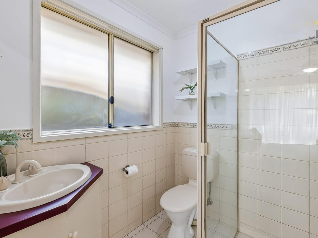 6 Ensuite 1