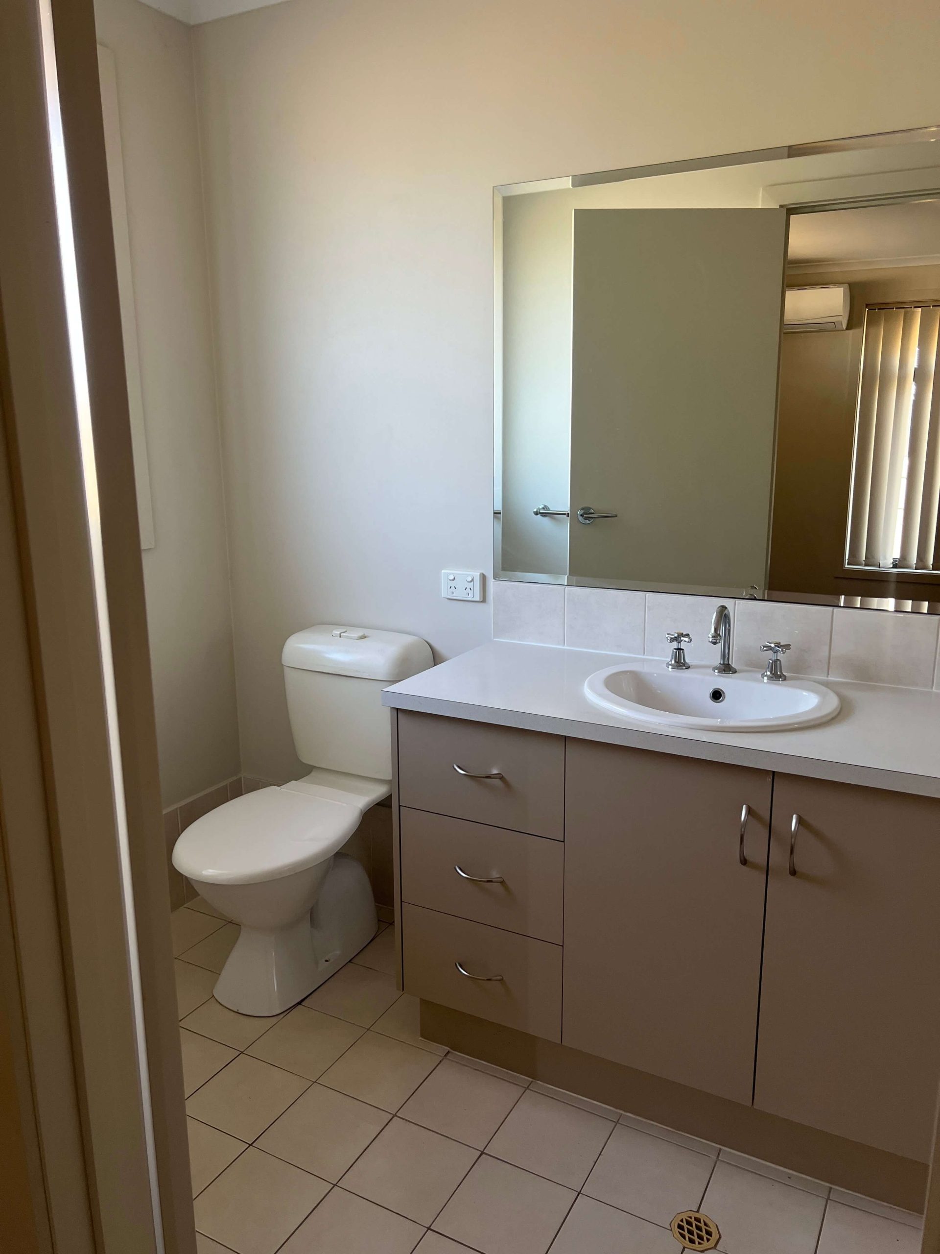 6 Ensuite scaled