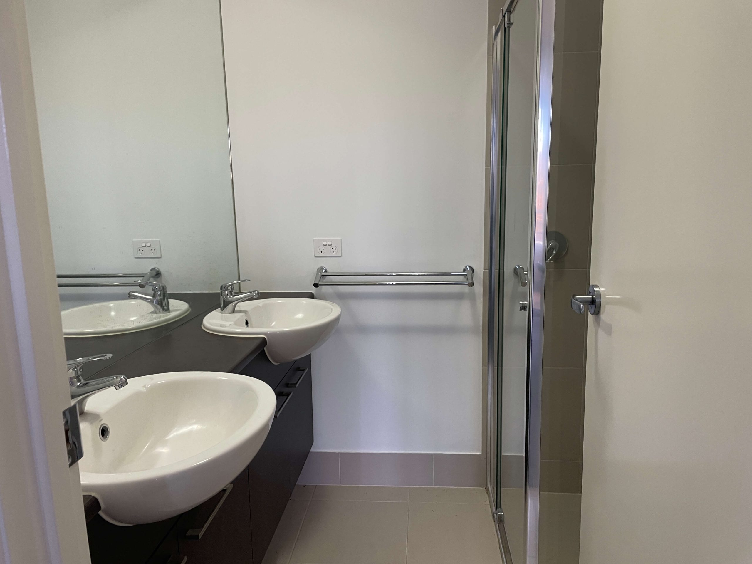 8 Ensuite scaled