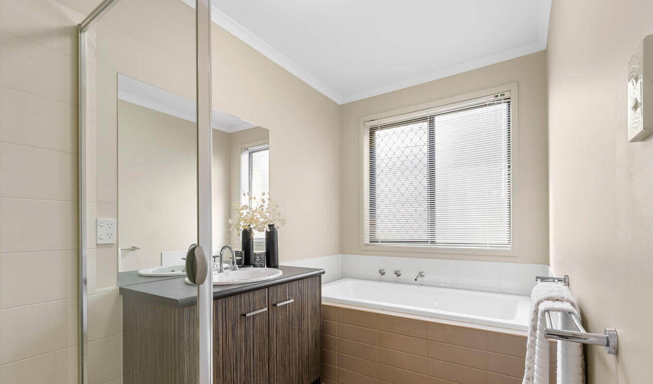 10 Bathroom