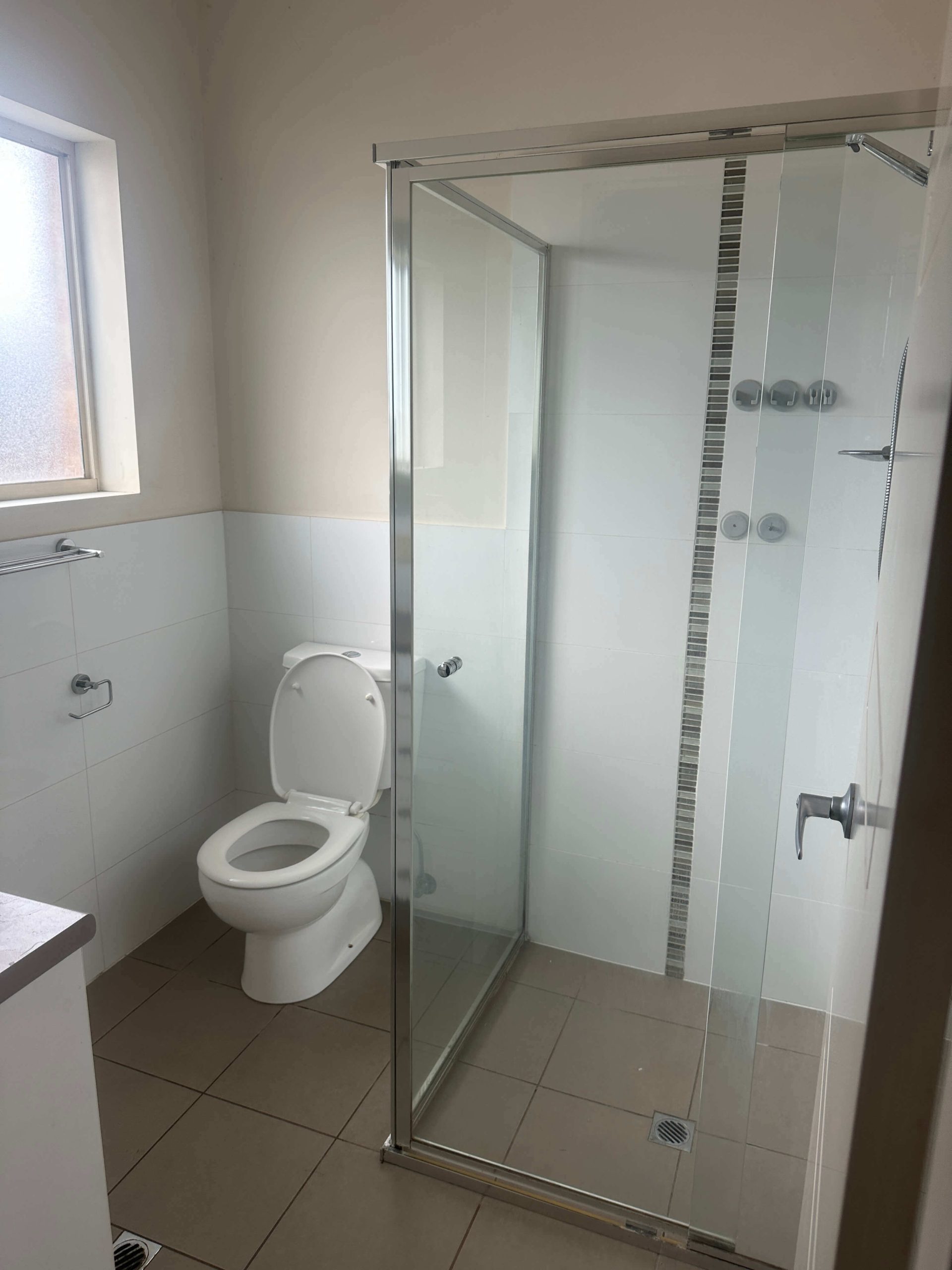 3 Ensuite scaled