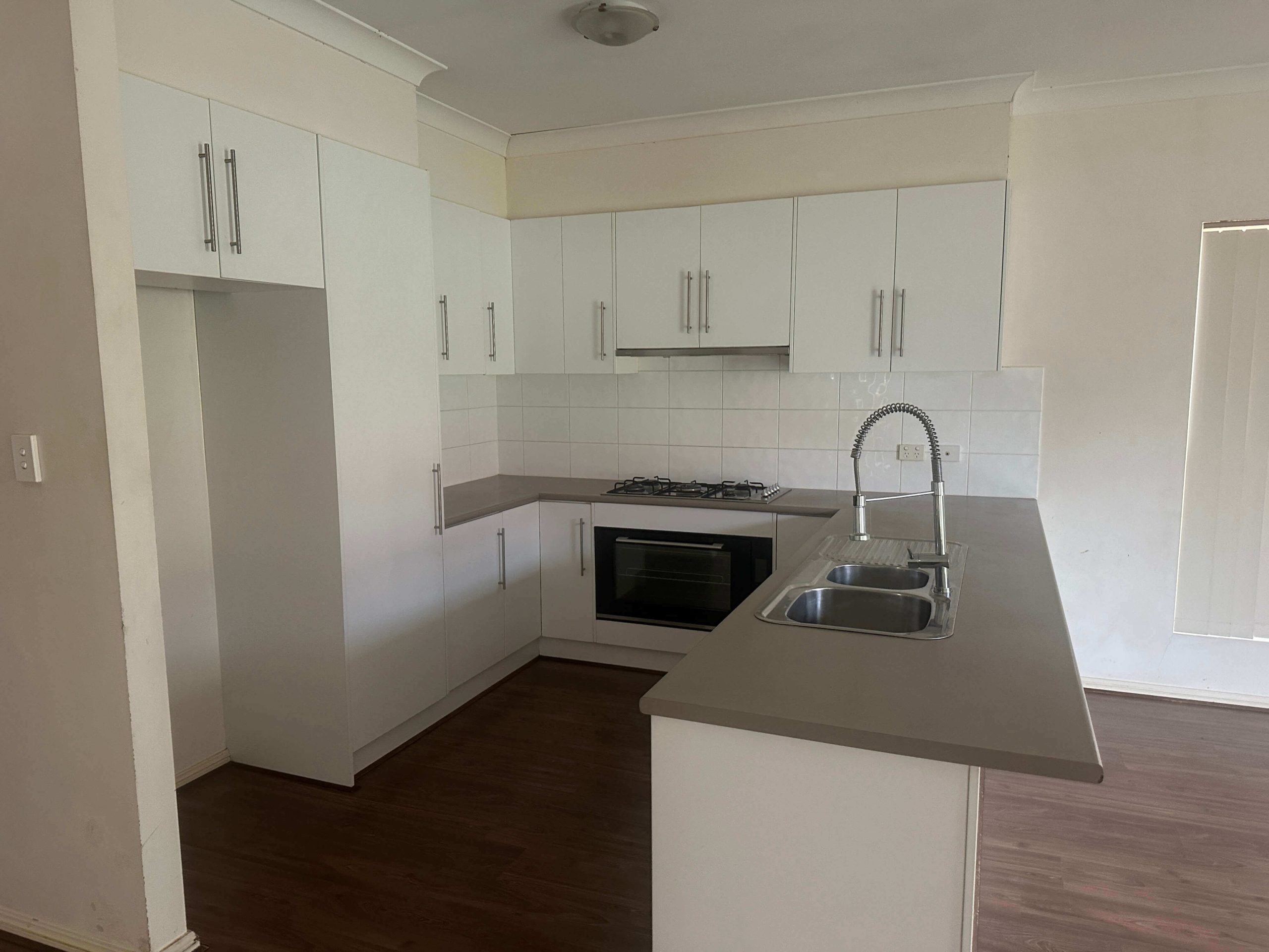 4 Kitchen scaled